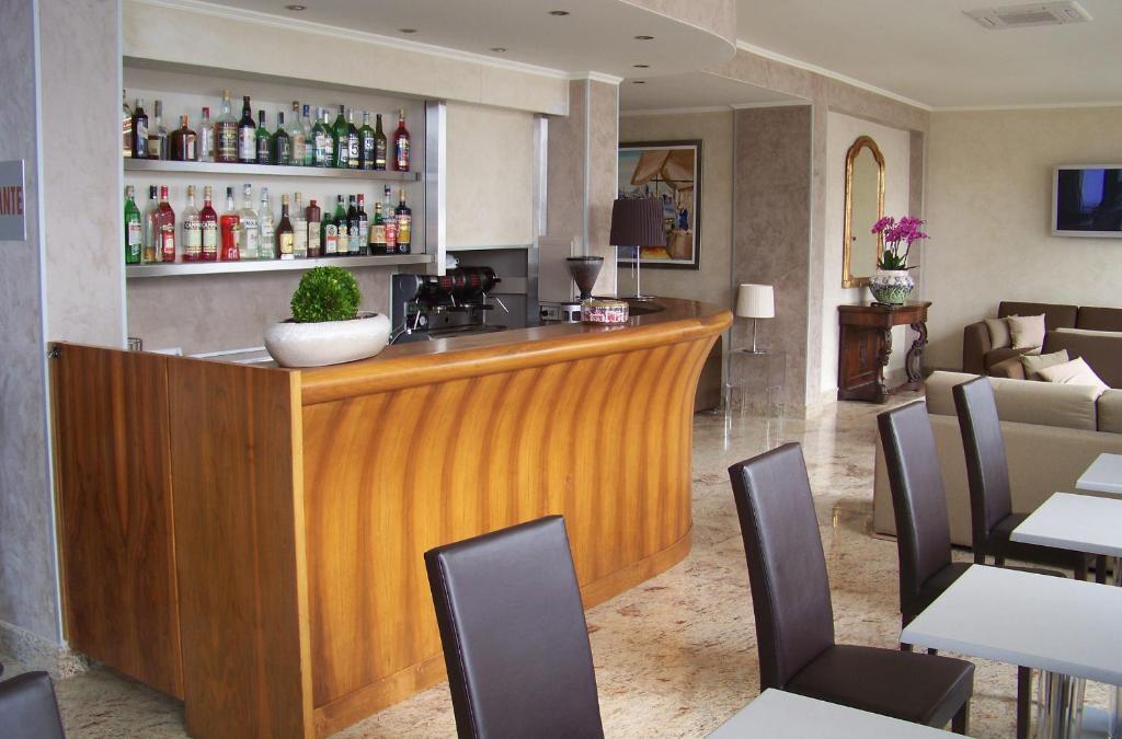 Albergo Miralago Вербания Екстериор снимка