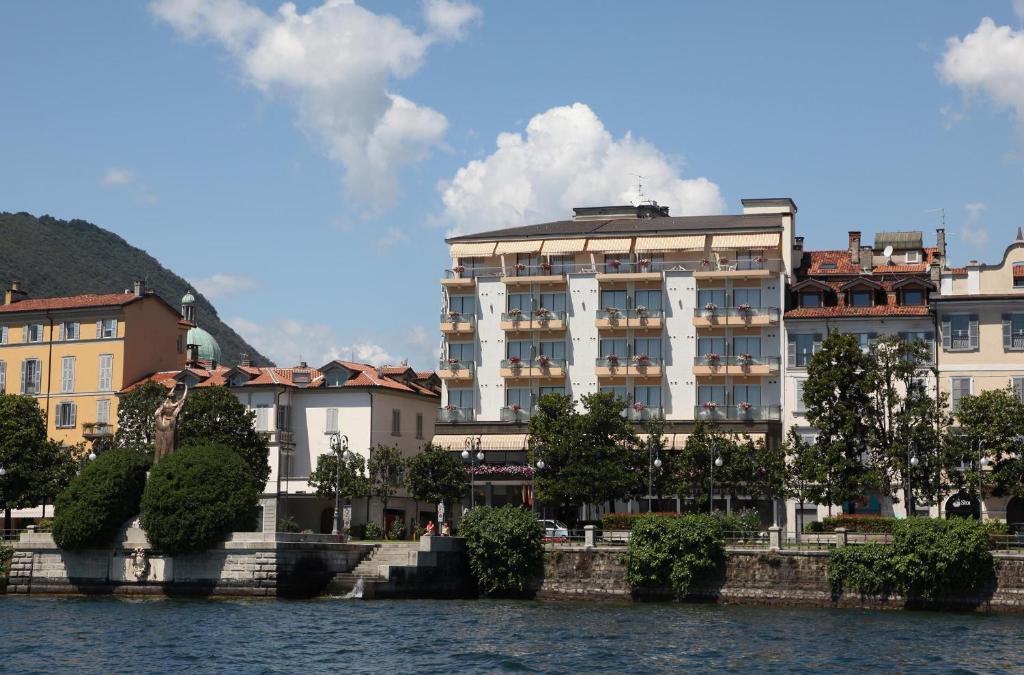 Albergo Miralago Вербания Екстериор снимка