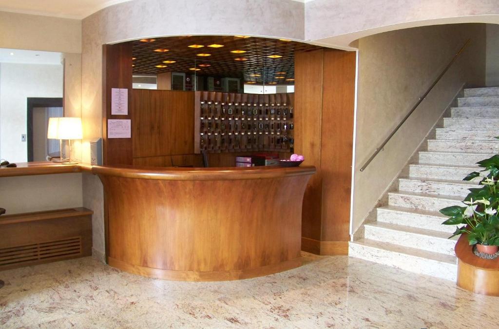 Albergo Miralago Вербания Екстериор снимка